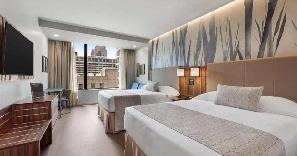 Where to Stay in Chicago: Hotels with Stunning Views of Navy Pier
