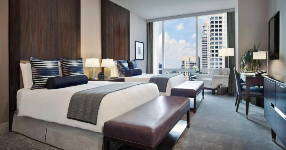 Where to Stay in Chicago: Hotels with Stunning Views of Navy Pier
