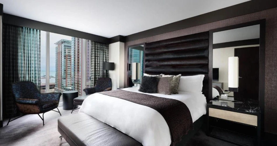 Family-Friendly Stays: Hotels Around Navy Pier with Stunning Lake Views
