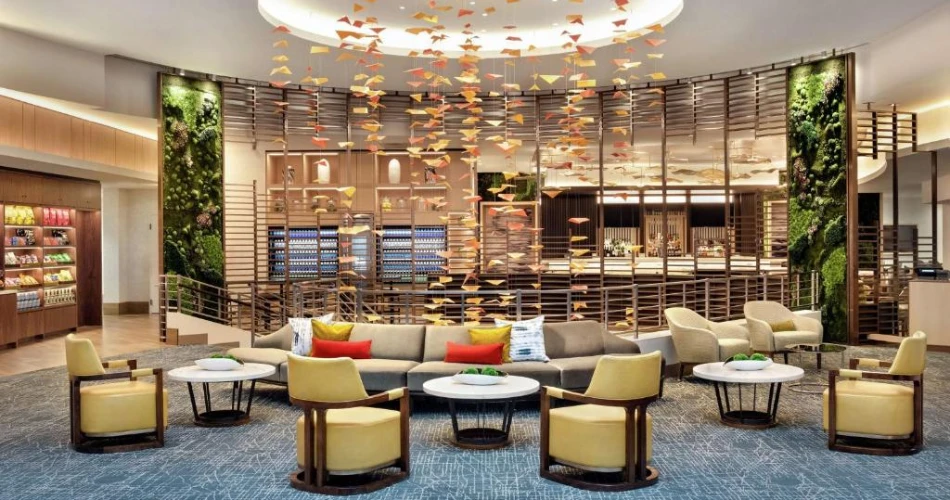 Family-Friendly Stays: Hotels Around Navy Pier with Stunning Lake Views
