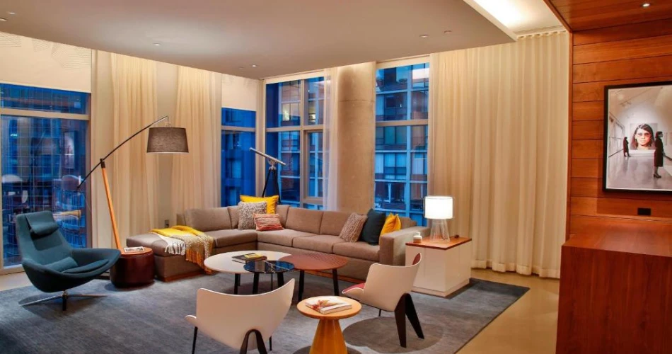 Relax in Luxury: The Best Hotels Near Navy Pier With Indoor Pool
