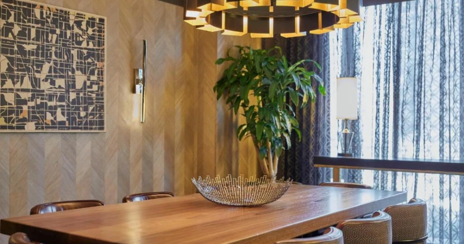 Stay and Play: Best Hotels Near Navy Pier for Families and Couples