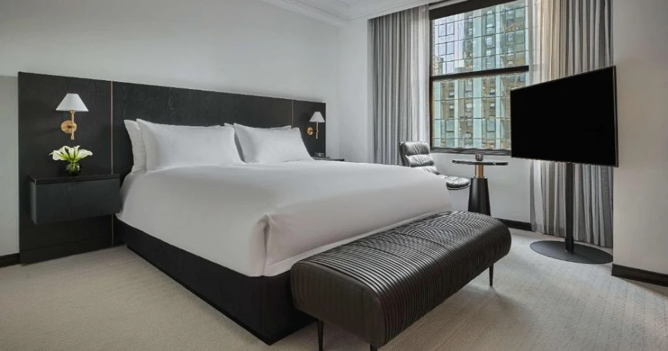 Stay and Play: Best Hotels Near Navy Pier for Families and Couples