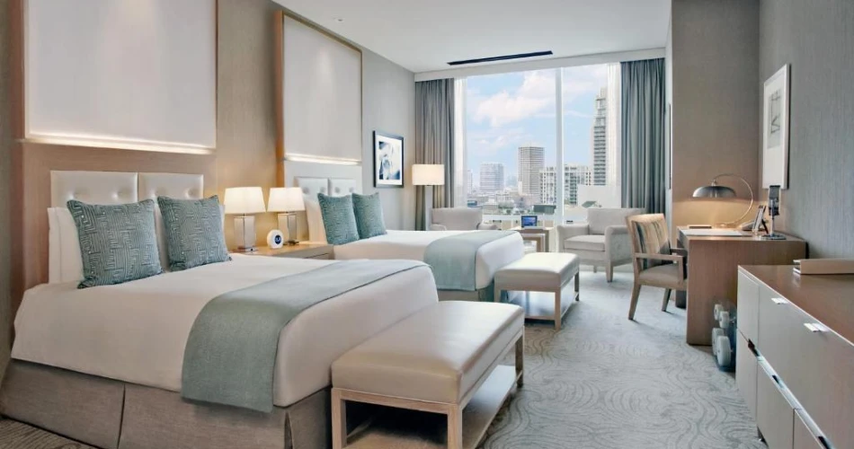 Stay and Play: Best Hotels Near Navy Pier for Families and Couples