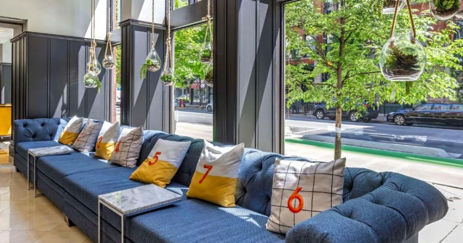 Stay and Play: Best Hotels Near Navy Pier for Families and Couples