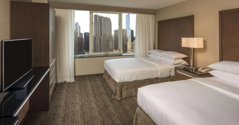 Stay and Play: Best Hotels Near Navy Pier for Families and Couples