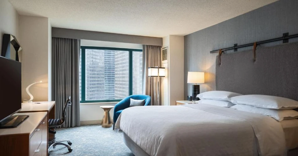 Stay and Play: Best Hotels Near Navy Pier for Families and Couples