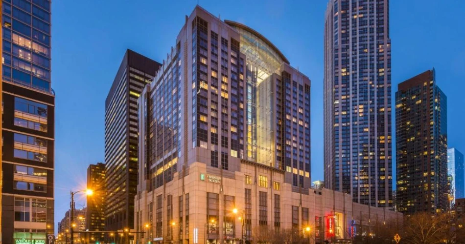 Chicago’s Prime Location: Hotels Within Walking Distance of Navy Pier
